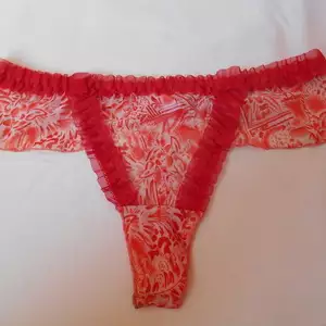 Luxusní oranžová tanga