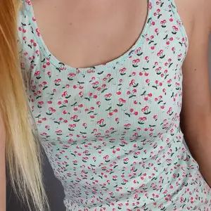 Tílko s třešničkami