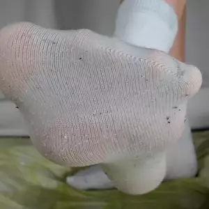 Video mokré bílé ponožky