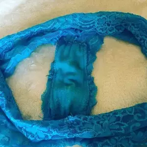 Mokré modré kalhotky