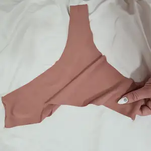 Tanga, bezešvé