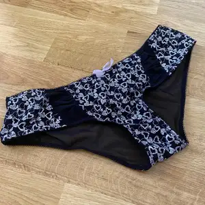 Luxusní se stříbrnými srdíčky