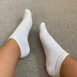 Nošené bílé ponožky