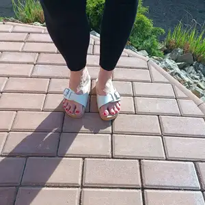 Jarní procházka v bílých korkáčích