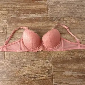Push-up krajková podprsenka