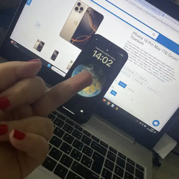 Udělej mi radost koupí nového telefonu