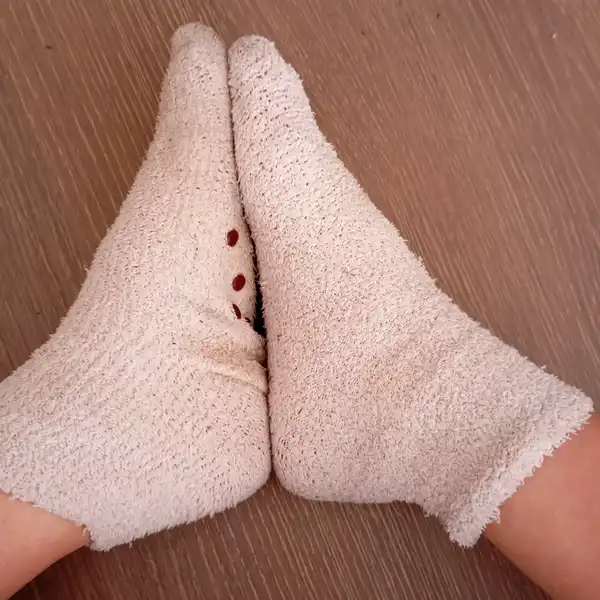 Zpocené teplé ponožky