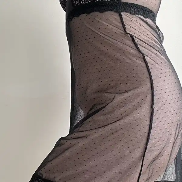 Noční sexy košilka s krajkou
