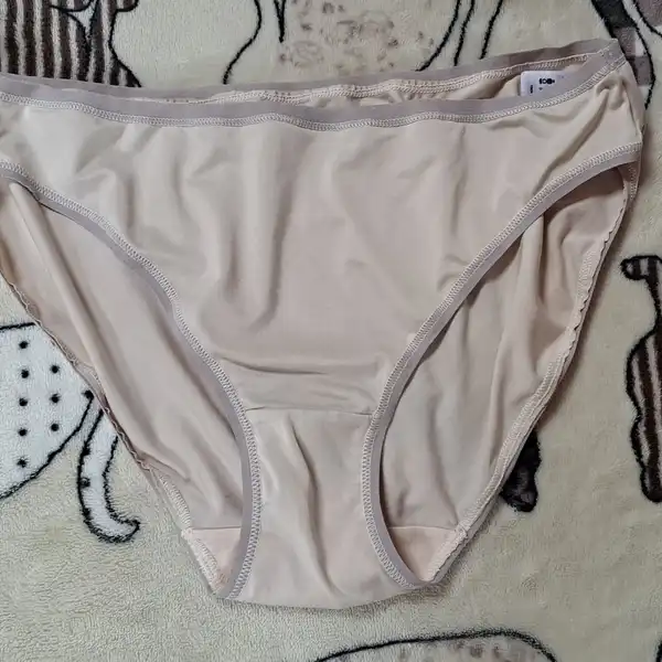 Velké světlé spoďáry