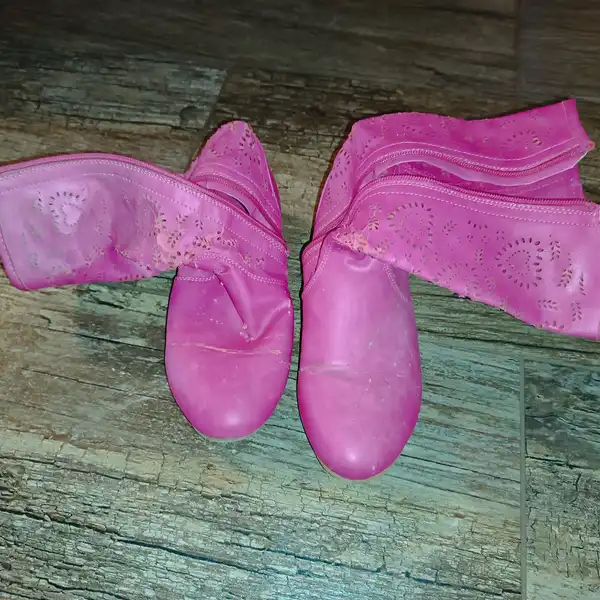 Starý smradlavý růžový křusny
