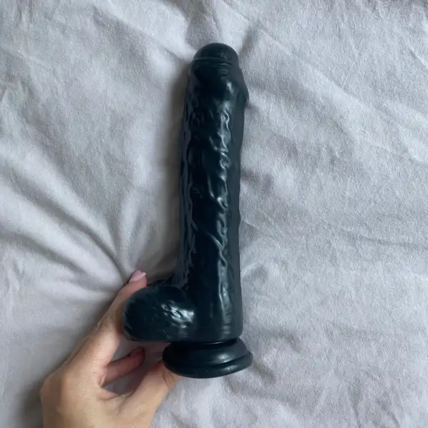 Černé dildo