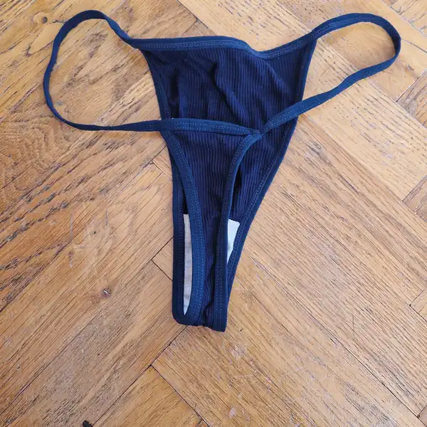 Tmavě modrá tanga