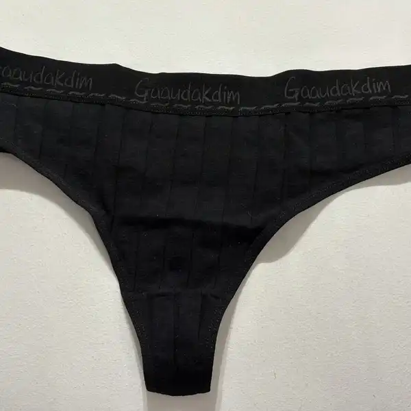 Černá tanga