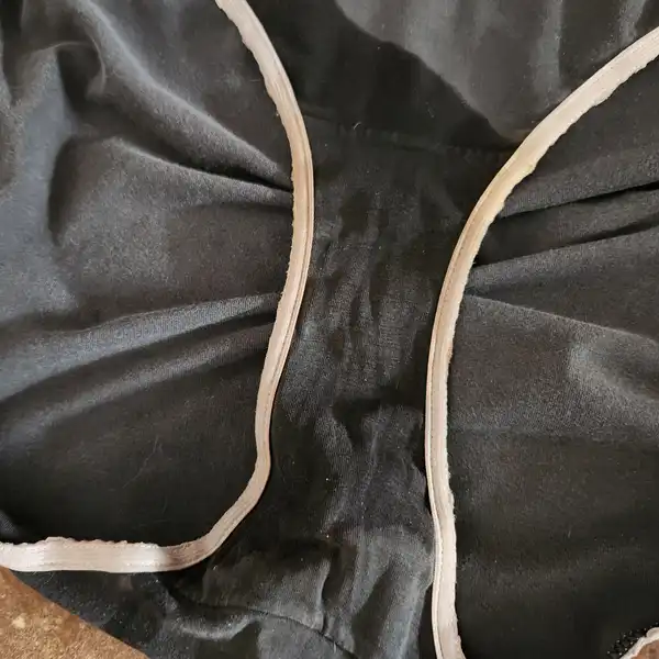 Počůrané kalhotky