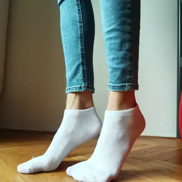 Bílý kotníkový ponožtičky