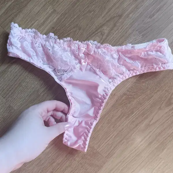 Růžová tanga