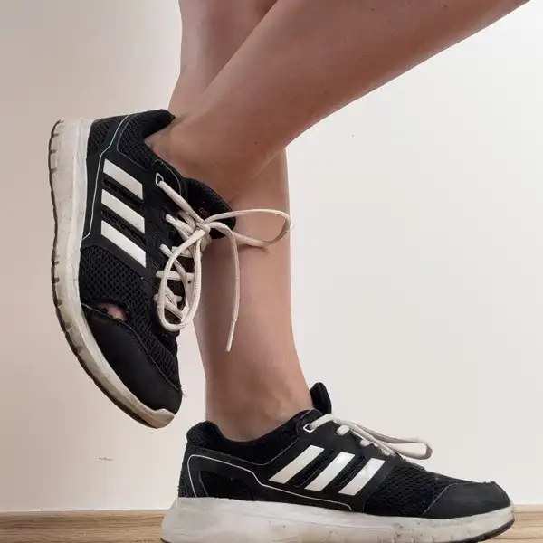 Pořádně onošené adidasky