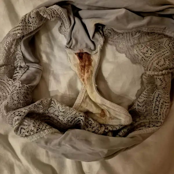 Kdysi bílé kalhotky, co zažily hodně a tento měsíc zvlášť