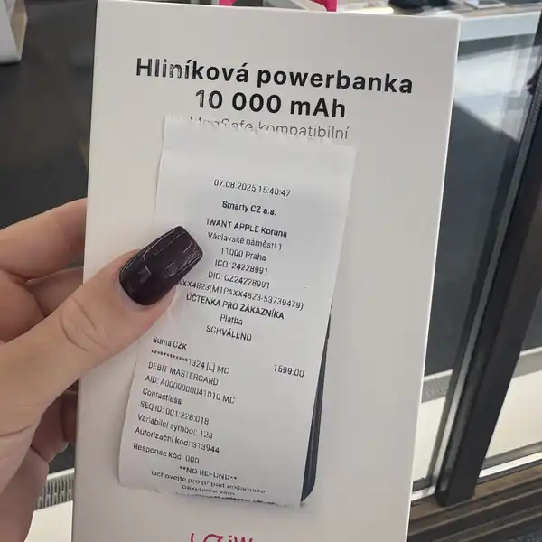 kvuli tobě mám vybitý mobiˇ