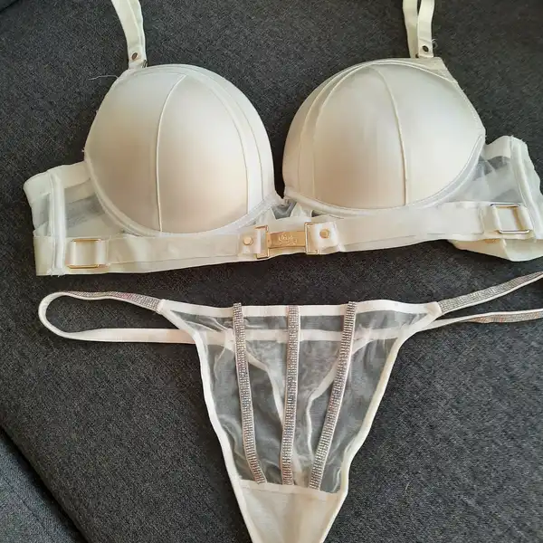 Zlatý set podprsenky a kalhotek